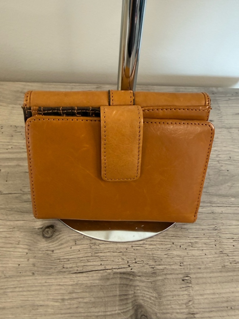 Etienne Aigner Vintage Cognac Leather Wallet with Gold Buckle - Picture 3 of 6